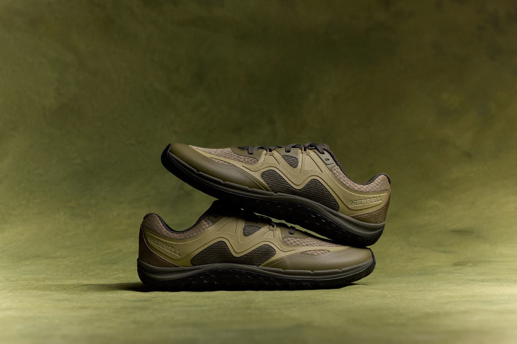 アッパーにリフレクターを施したハイビズ(Hi-Vis)な限定モデルが登場